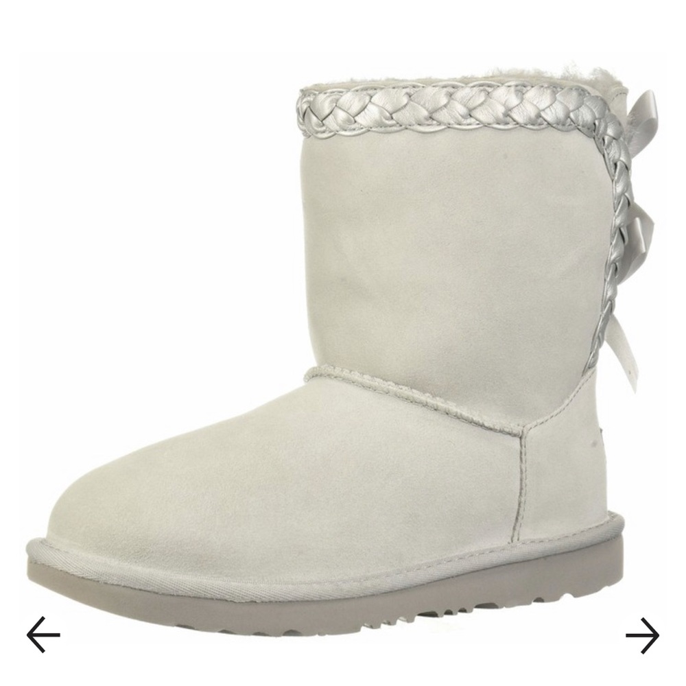 Ugg size 4 girls (womens size 6)